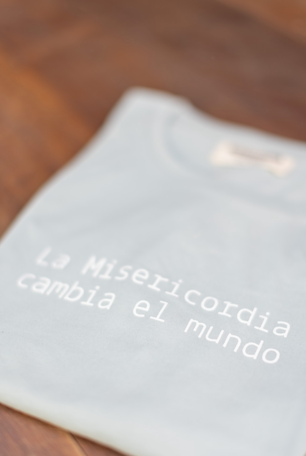 Polera "La Misericordia cambia el mundo" Mujer