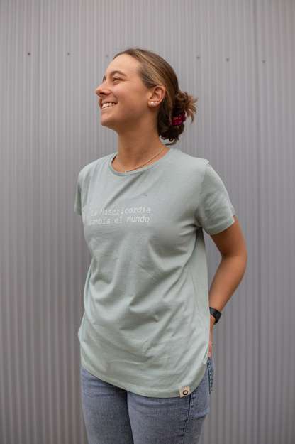 Polera "La Misericordia cambia el mundo" Mujer